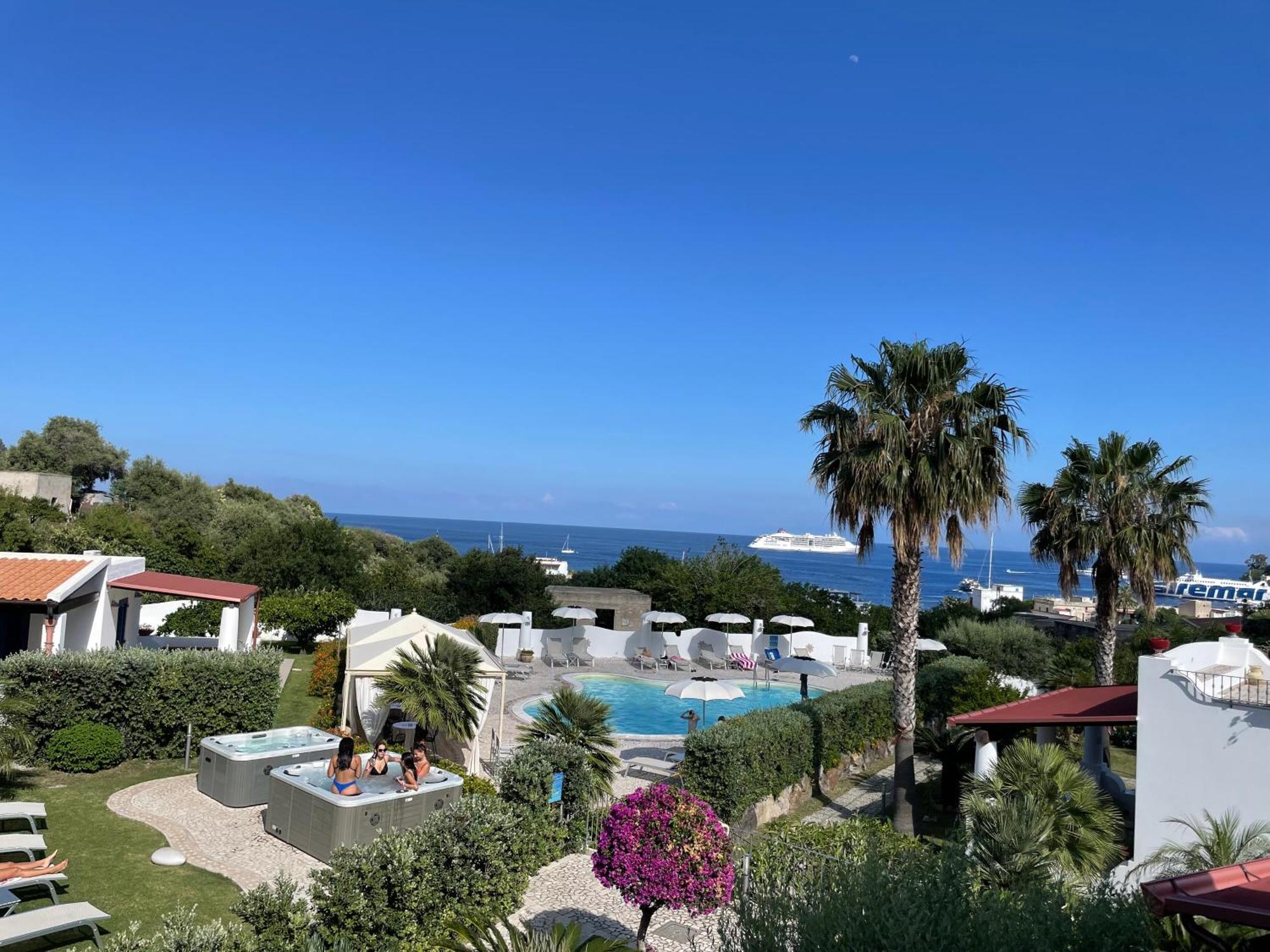 Hotel Bougainville Липари Екстериор снимка